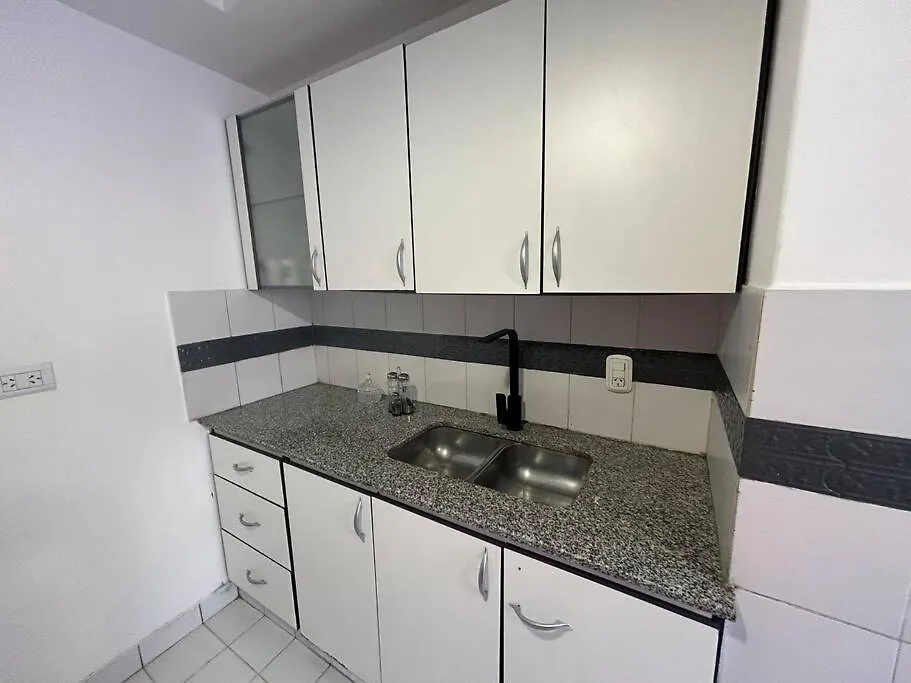 Dpto En Mendoza Centro Frente Plaza Independencia Apartman 0*,