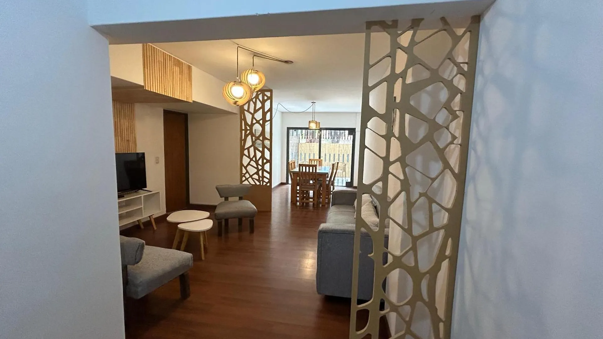 Dpto En Mendoza Centro Frente Plaza Independencia Apartman 0*,